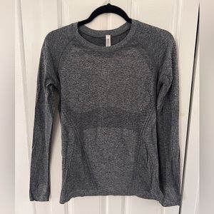 Athleta Momentum Seamless Heather Long Sleeve Workout Top